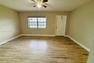 301 SW 10th Terrace, Hallandale Beach, FL 33009 - Photo 8