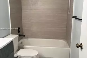 2066 SW 82nd Ave, Davie, FL 33324 - Photo 8