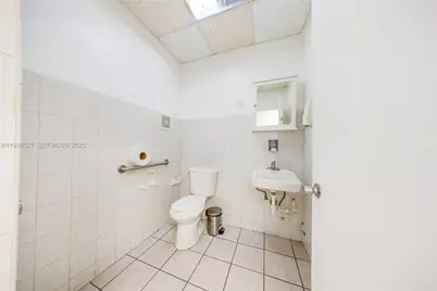 700 E 1st Ave, Hialeah, FL 33010 - Photo 4