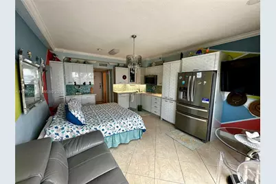 6345 Collins Ave #435, Miami Beach, FL 33141 - Photo 2