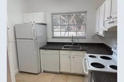 2091 NW 96th Ter #13L, Pembroke Pines, FL 33024 - Photo 10