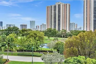 20500 W Country Club Dr, Aventura, FL 33180 - Photo 4