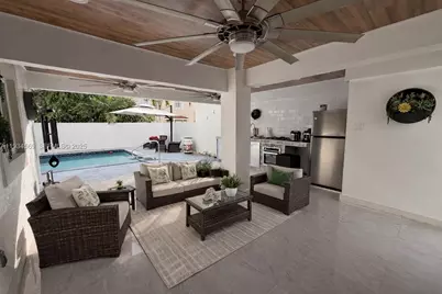 8242 NW 200 Ter, Hialeah, FL 33015 - Photo 6