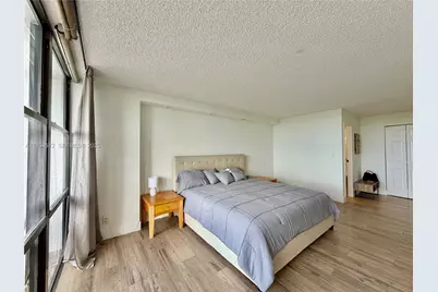 1000 Parkview Dr #723, Hallandale Beach, FL 33009 - Photo 18