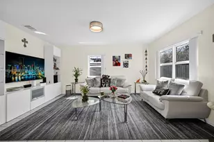 1323 NE 182nd St, North Miami Beach, FL 33162 - Photo 42