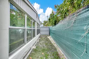 1323 NE 182nd St, North Miami Beach, FL 33162 - Photo 20