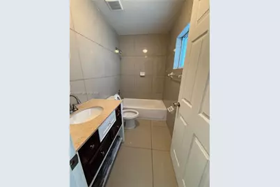 1720 NW 44th St, Miami, FL 33142 - Photo 4