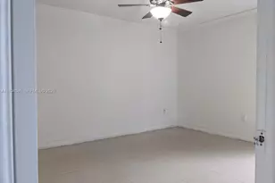 7125 NW 186th St, Hialeah, FL 33015 - Photo 10