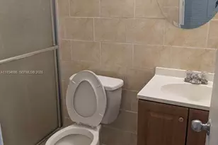 7125 NW 186th St, Hialeah, FL 33015 - Photo 2