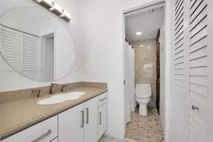 8250 NW 191st St, Hialeah, FL 33015 - Photo 12
