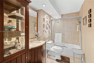1301 NE Miami Gardens Dr, Miami, FL 33179 - Photo 20