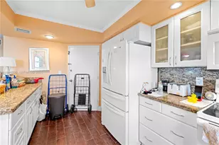 1301 NE Miami Gardens Dr, Miami, FL 33179 - Photo 10