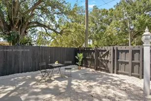 1048 NW 33rd Ave, Miami, FL 33125 - Photo 14