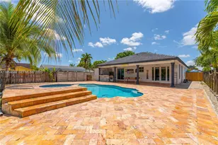 15519 SW 182nd Ln, Miami, FL 33187 - Photo 12