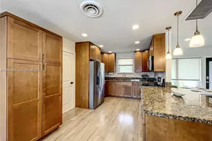 5880 SW 13th St, Plantation, FL 33317 - Photo 16