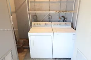 464 NE 210th Cir Terrace, Miami, FL 33179 - Photo 18