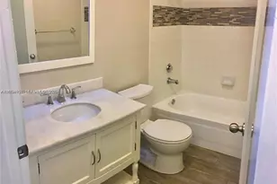 2445 NW 33rd St, Oakland Park, FL 33309 - Photo 12