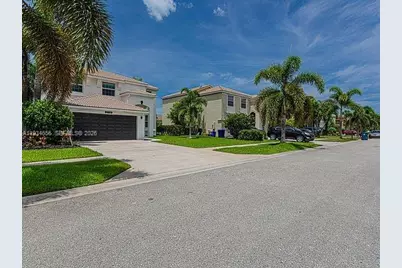 2738 Misty Oaks Cir, Royal Palm Beach, FL 33411 - Photo 4