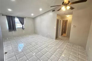 7762 W 34th Ln, Hialeah, FL 33018 - Photo 10