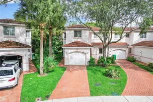 7659 Tamarac Island Cir, Tamarac, FL 33321 - Photo 4