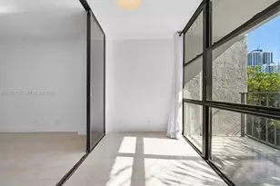 1000 Parkview Dr, Hallandale Beach, FL 33009 - Photo 16