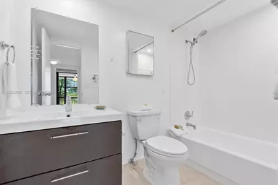 1000 Parkview Dr #316, Hallandale Beach, FL 33009 - Photo 20