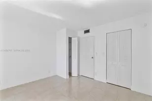1000 Parkview Dr, Hallandale Beach, FL 33009 - Photo 22