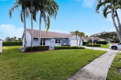 21314 Chinaberry Dr, Boca Raton, FL 33428 - Photo 2