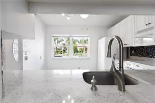 21314 Chinaberry Dr, Boca Raton, FL 33428 - Photo 6