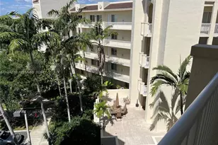 3500 Oaks Clubhouse Dr, Pompano Beach, FL 33069 - Photo 8