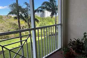 3500 Oaks Clubhouse Dr, Pompano Beach, FL 33069 - Photo 4