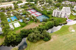 3500 Oaks Clubhouse Dr, Pompano Beach, FL 33069 - Photo 2