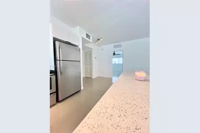 8035 Crespi Blvd #13, Miami Beach, FL 33141 - Photo 4