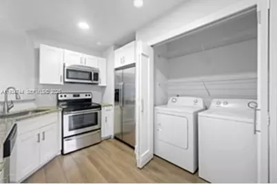 3425 NW 44th St #204, Oakland Park, FL 33309 - Photo 2