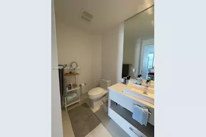 45 SW 9th St #3210, Miami, FL 33130 - Photo 6