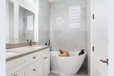 14709 SW 6th St, Pembroke Pines, FL 33027 - Photo 12