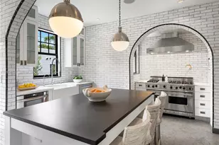 628 NE 59th St, Miami, FL 33137 - Photo 14