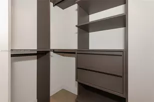 11 NE 6th St, Miami, FL 33132 - Photo 32