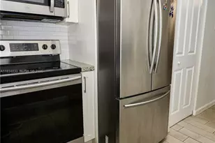 8240 SW 210th St, Cutler Bay, FL 33189 - Photo 10