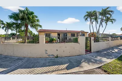 1701 SW 92nd Pl, Miami, FL 33165 - Photo 2