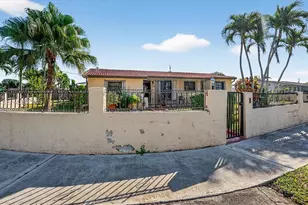 1701 SW 92nd Pl, Miami, FL 33165 - Photo 2