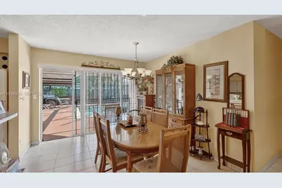 1701 SW 92nd Pl, Miami, FL 33165 - Photo 6