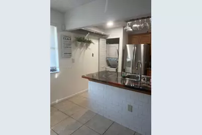 9980 NW 9th St Cir #204, Miami, FL 33172 - Photo 2