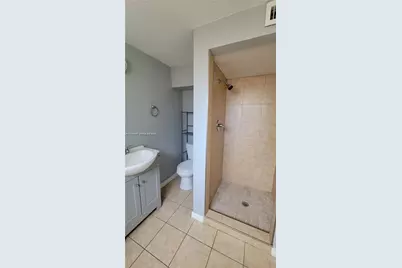 306 Hawthorne Dr #5, Lake Park, FL 33403 - Photo 4