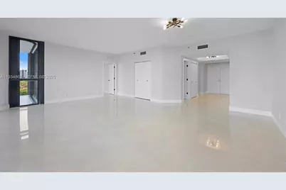 20281 E Country Club Dr #501, Aventura, FL 33180 - Photo 4