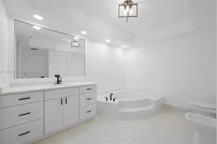 20281 E Country Club Dr, Aventura, FL 33180 - Photo 12