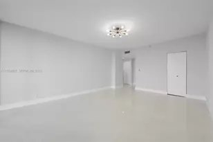 20281 E Country Club Dr, Aventura, FL 33180 - Photo 10