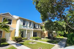 211 Mallory Ct, Weston, FL 33326 - Photo 2