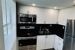 1750 NE 115th St, Miami, FL 33181 - Photo 2