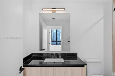 225 N Miami Ave #1405, Miami, FL 33132 - Photo 18